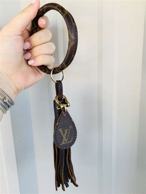 louis vuitton keychain wristlet